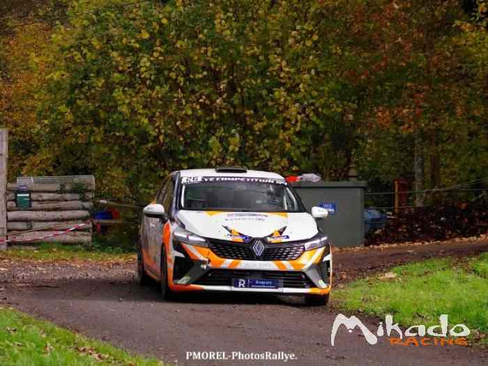 location clio rally 5 – photo 3 sur 3