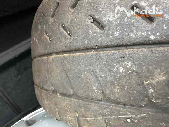 Pneu Michelin r31 16p – photo 2 sur 3