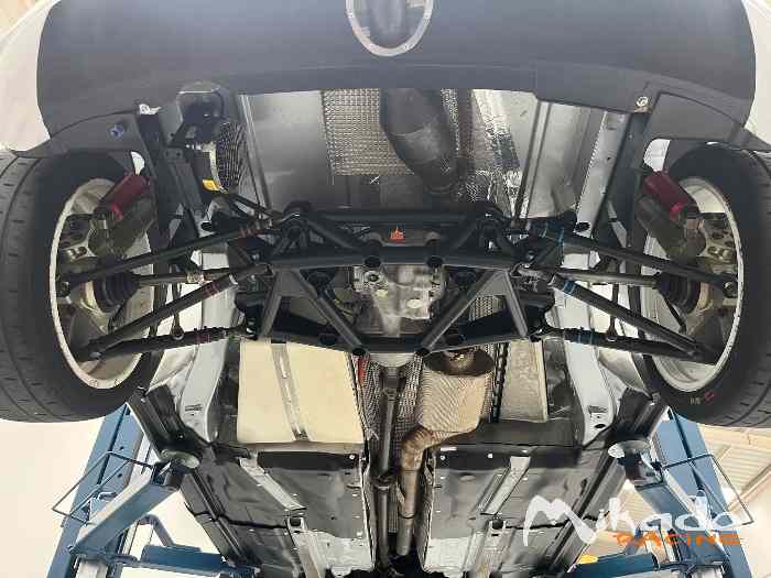 Skoda fabia R5 y lote de repuestos – photo 2 sur 5