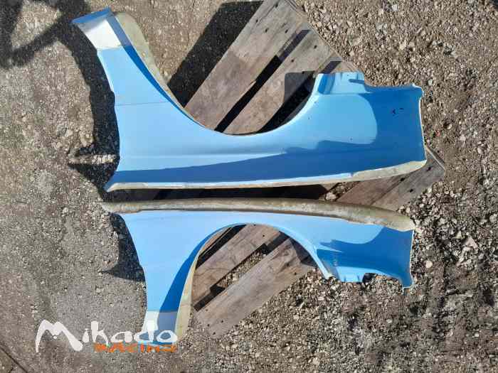 BMW M3 E30 kit carrosserie – photo 2 sur 3