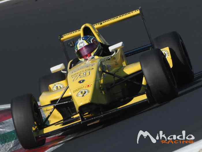FORMULA RENAULT 2.0 MY 2005 – photo 2 sur 3