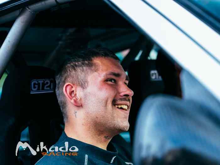 CO-PILOTE AVEC EXPÉRIENCE MODERNE OU VHC DISPONIBLE – photo 3 sur 3