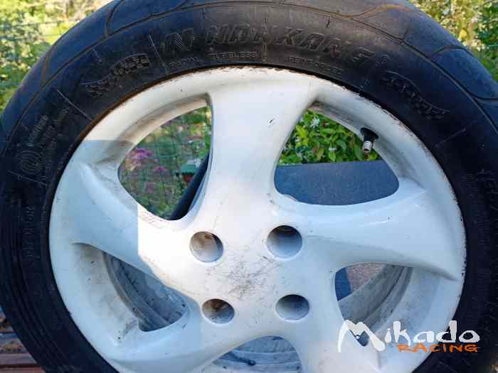 Jantes et pneus 206 en 15 – photo 1 sur 5