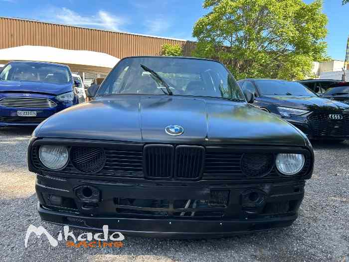 BMW E30 2,7 piste – photo 2 sur 6