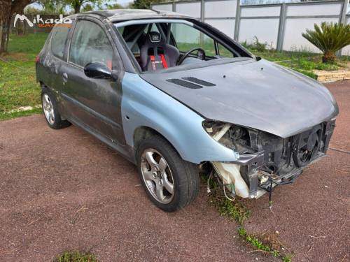 206 2L S16 F2014 à finir de monter