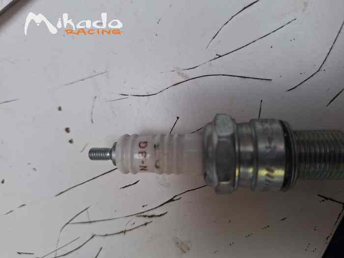 8 bougies Neuves CHAMPION N3G – photo 2 sur 2
