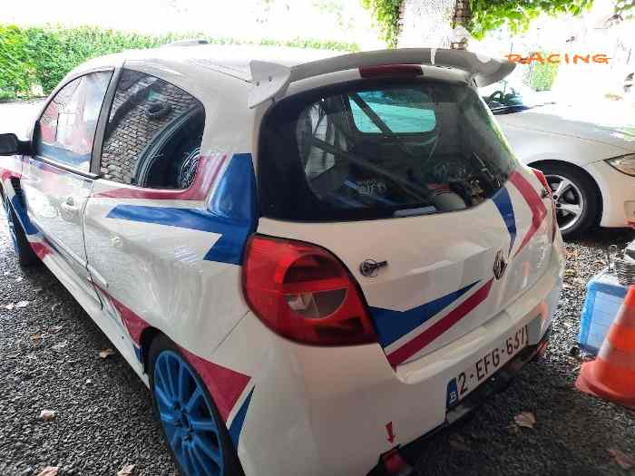 VENDUE Clio 3 f2014 210cv prête à courir – photo 4 sur 6