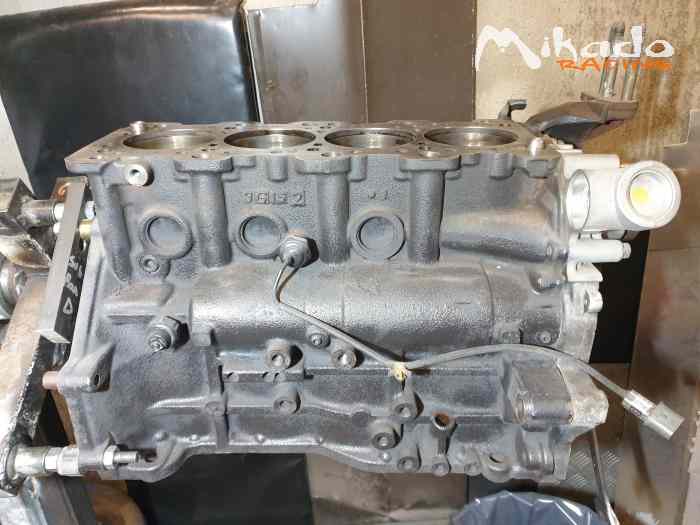 Bloc moteur mitsu lancer évo 8 – photo 5 sur 5