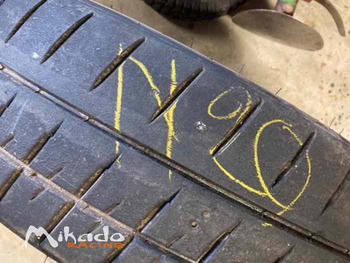 LOT DE PNEUS 190/60R16 – photo 5 sur 6