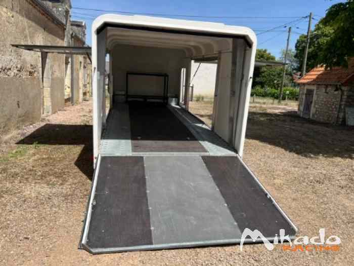 REMORQUE PORTE-VOITURES FERMEE 3 ESSIEUX – photo 3 sur 6