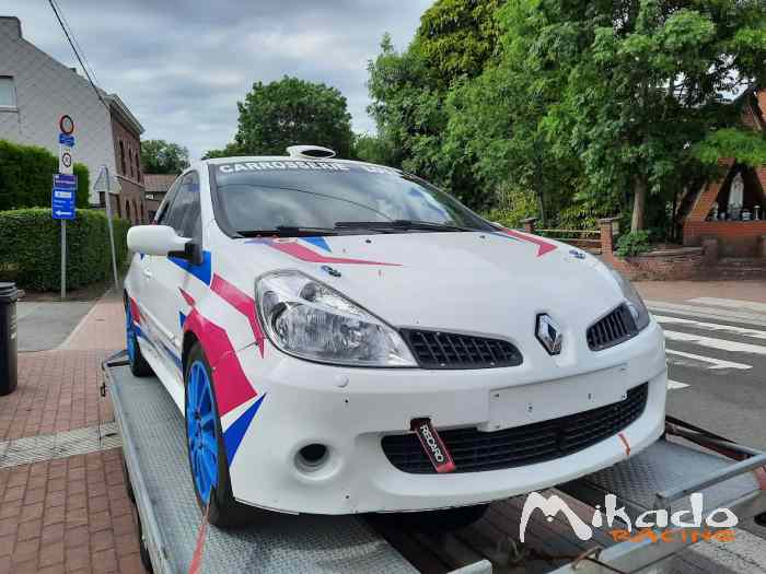 VENDUE Clio 3 f2014 210cv prête à courir – photo 2 sur 6