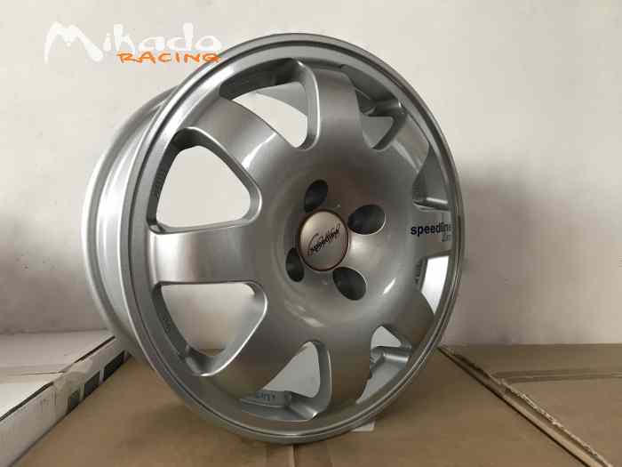 Jante Renault 6,5x15 Speedline Corse SL675 Ragno SILVER – photo 2 sur 6