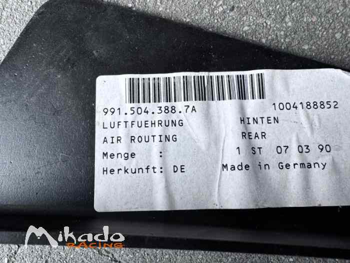 Conduit air arriere exterieur droit 991 GT3 R - 9915043887A – photo 2 sur 3
