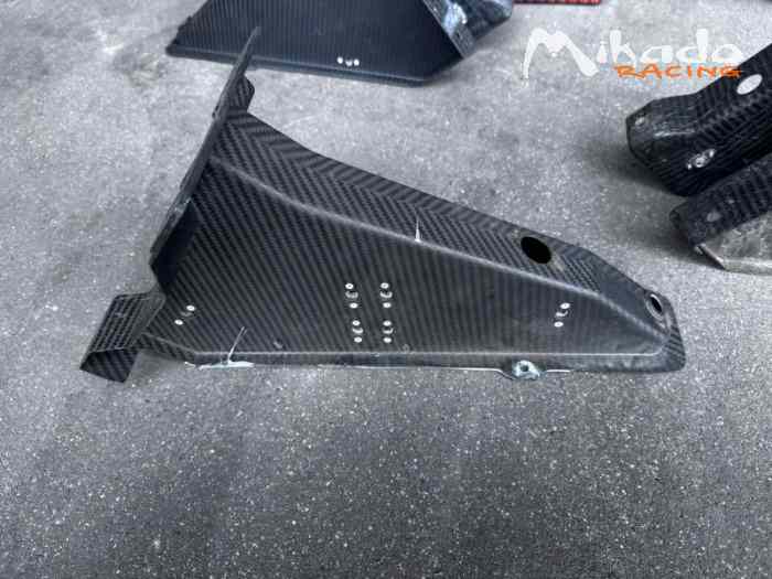 Boîtier de phare droit carbone Porsche 991 GT3 R, réf. 9915035567A. – photo 2 sur 4