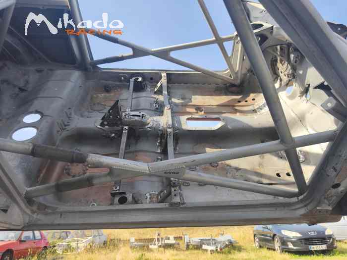 Caisse 205 GTI Gr A – photo 2 sur 6