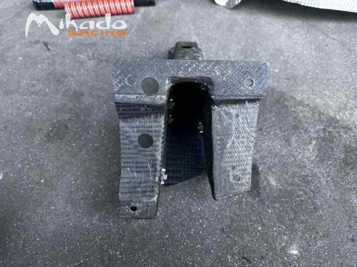 Boîtier de phare carbone droit Porsche 991 GT3 R – photo 2 sur 5