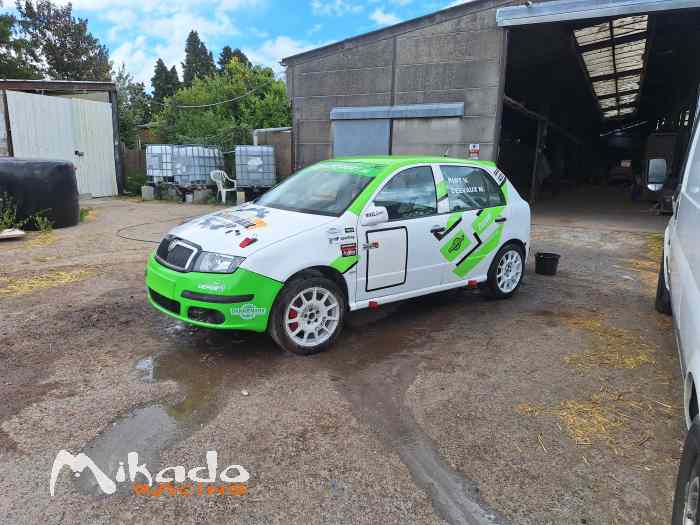 Lot de 2 voitures de rallye + pièces – photo 2 sur 4