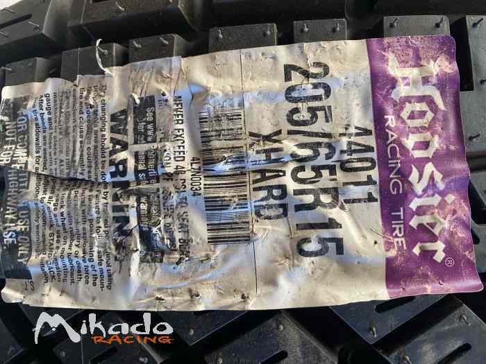 Pneus terre hoosier – photo 3 sur 3
