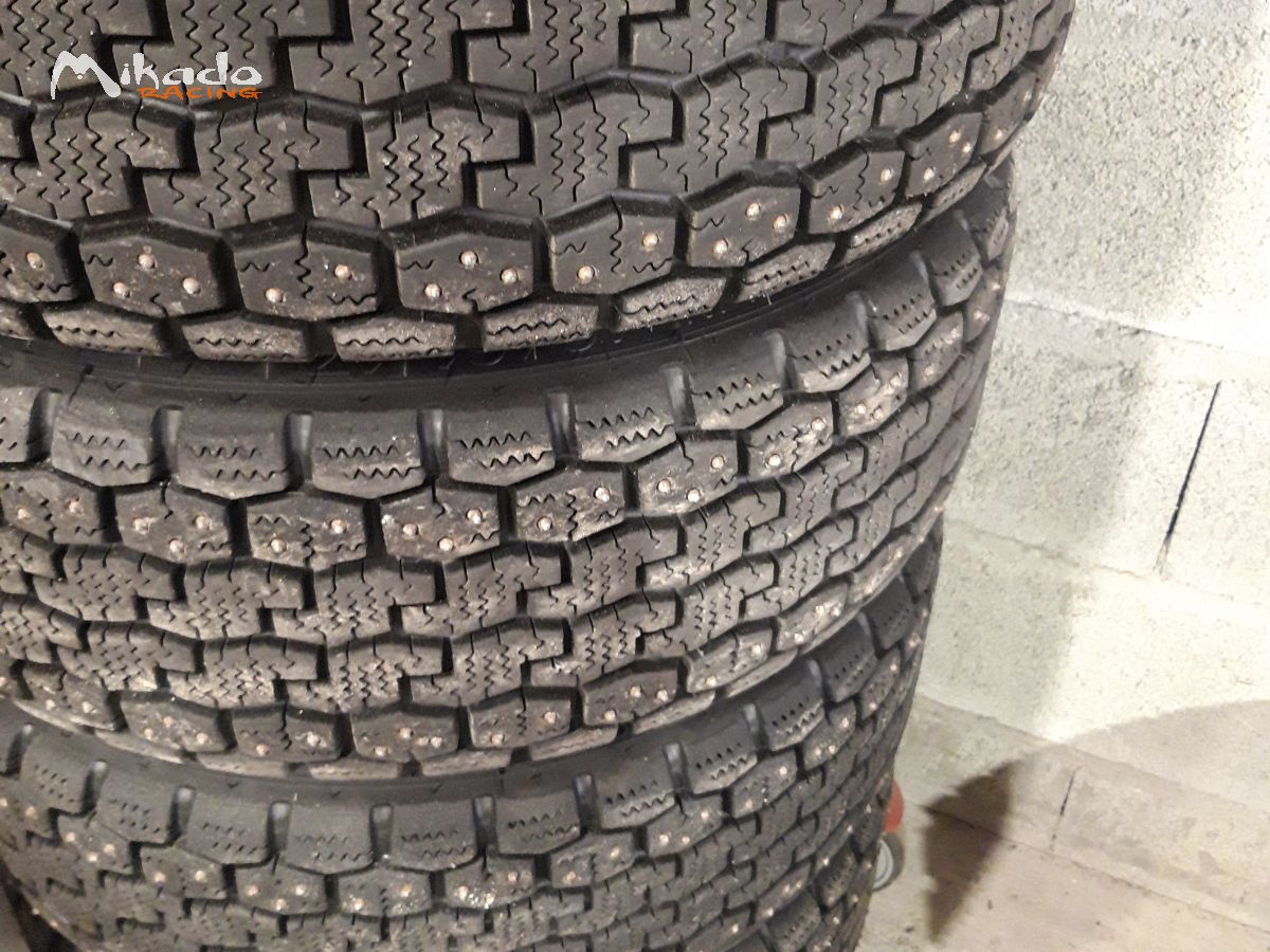 Pneus michelin na00 17 clouté – photo 3 sur 3