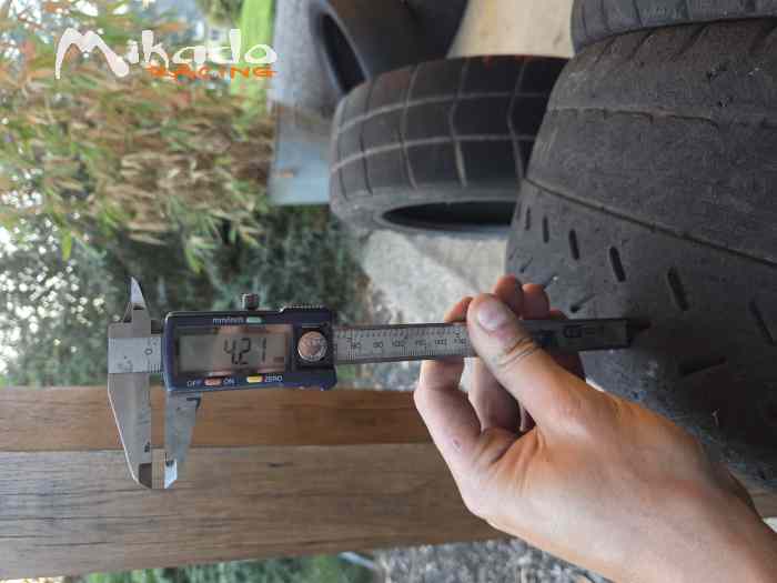 pneu 19/60r16 michelin – photo 6 sur 6