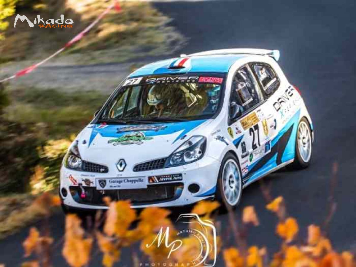 VENDUE Clio 3 f2014 210cv prête à courir – photo 1 sur 6
