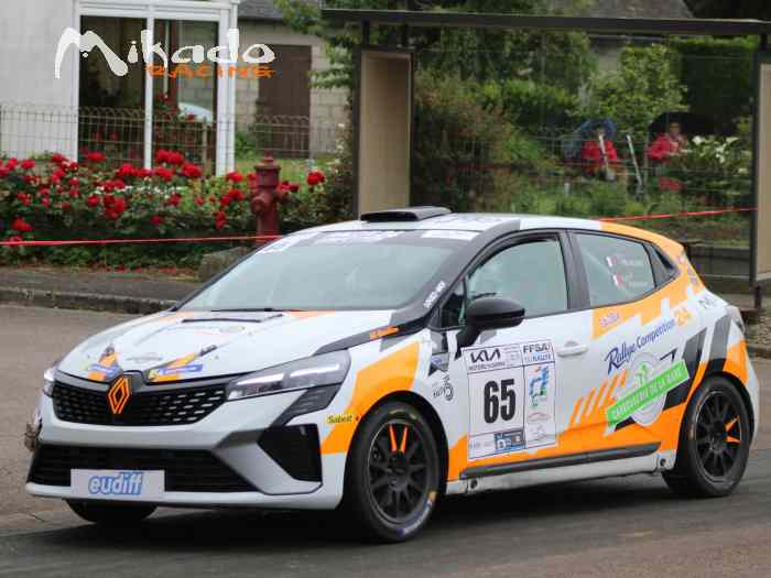 Location de notre Clio RC5 – Fiable, performante et prête à courir – photo 2 sur 2