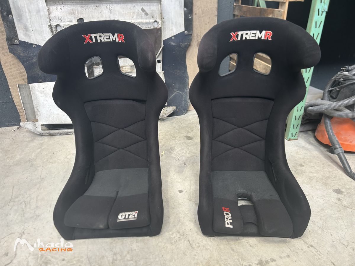 2 baquets Atech fin 2026 – photo 1 sur 4