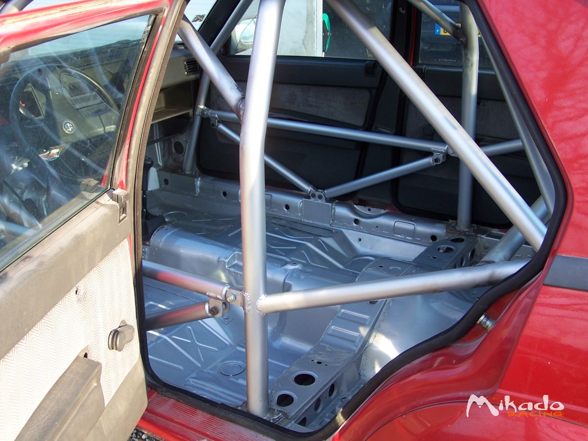 Arceaux OMP ALFA ROMEO 75 V6 – photo 1 sur 4