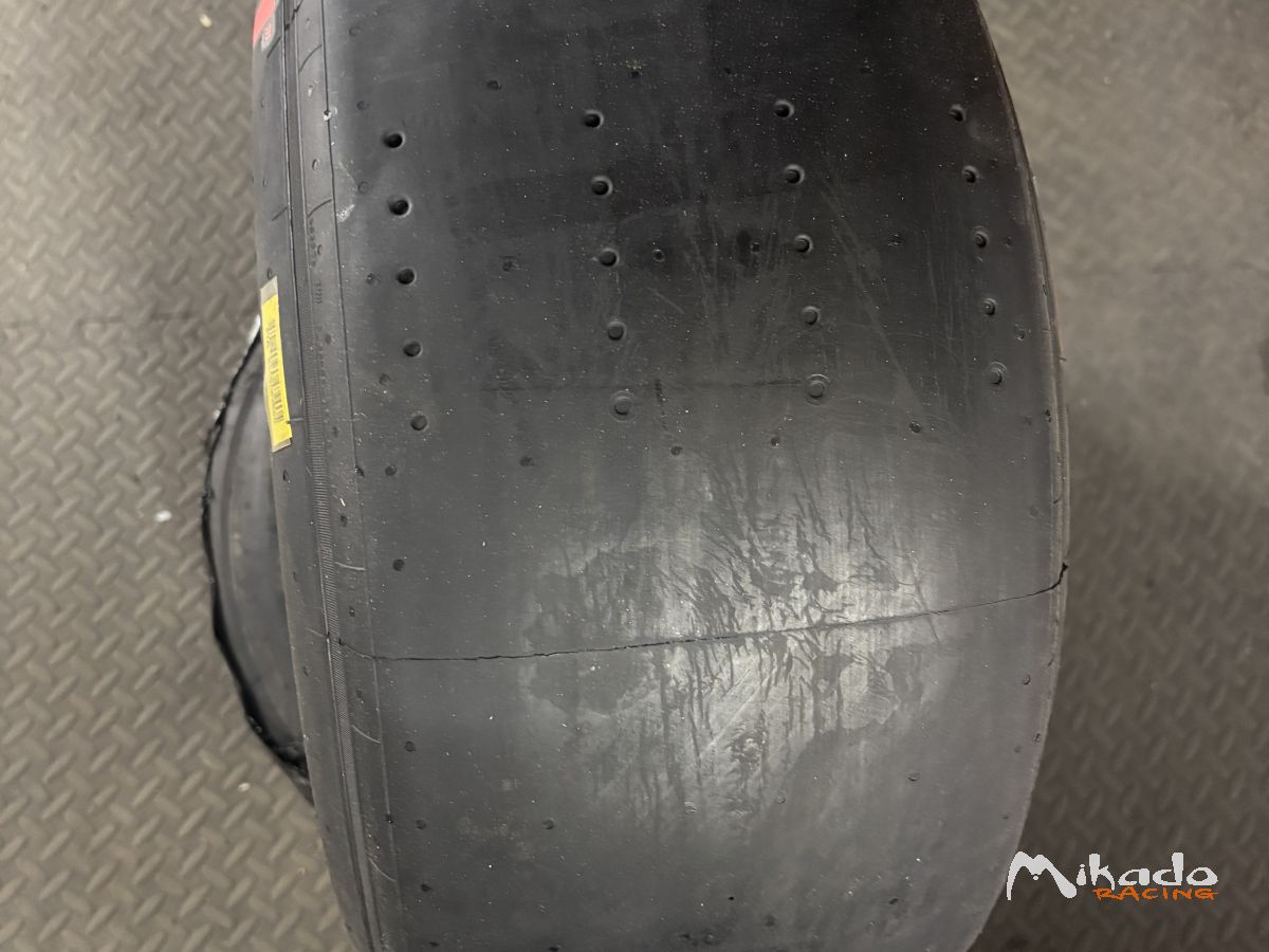 Pneus PIRELLI Super-Soft neuf f3-Norma – photo 1 sur 3