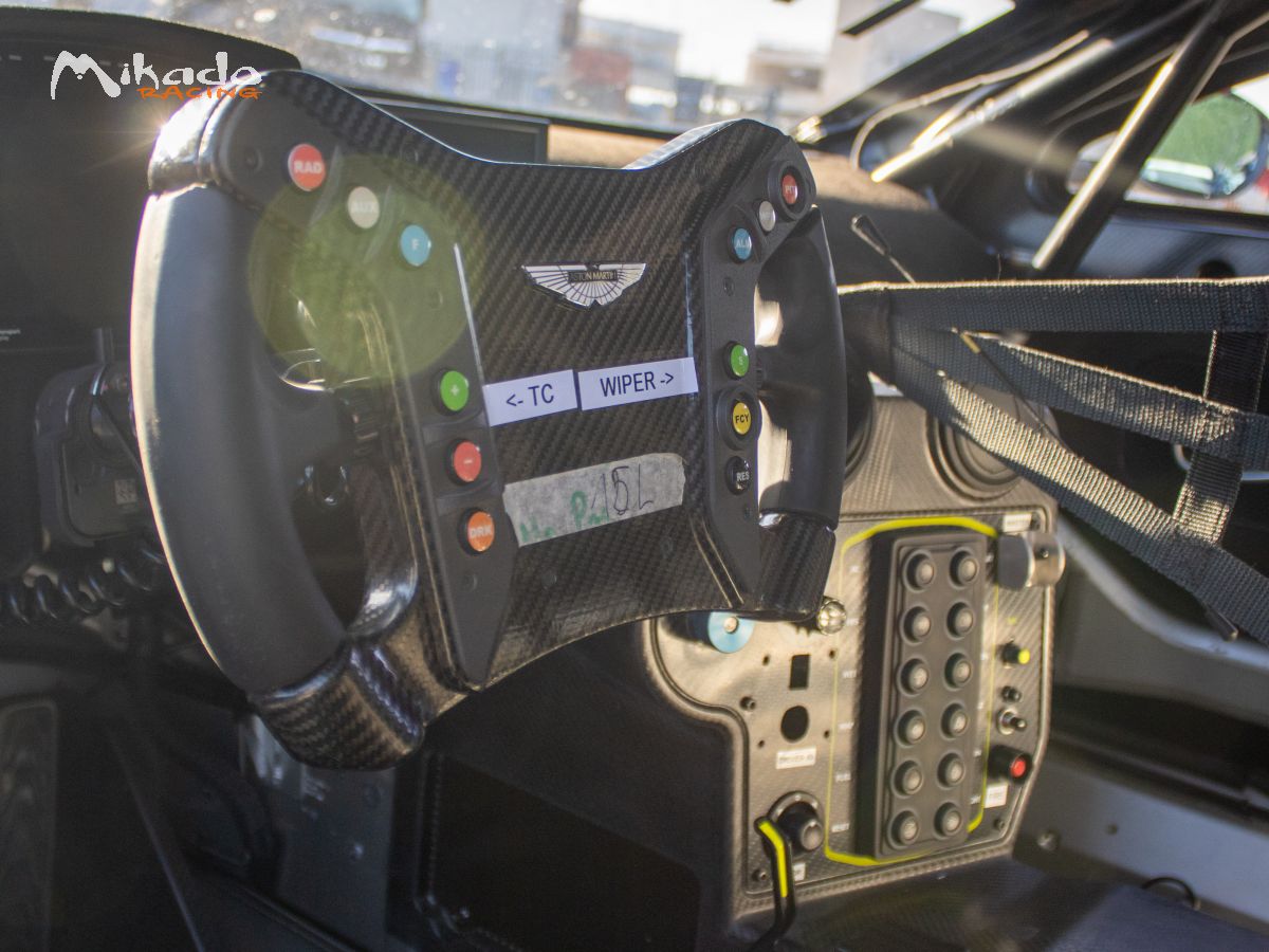 2020 Aston Martin Vantage GT4 17-A – photo 3 sur 3