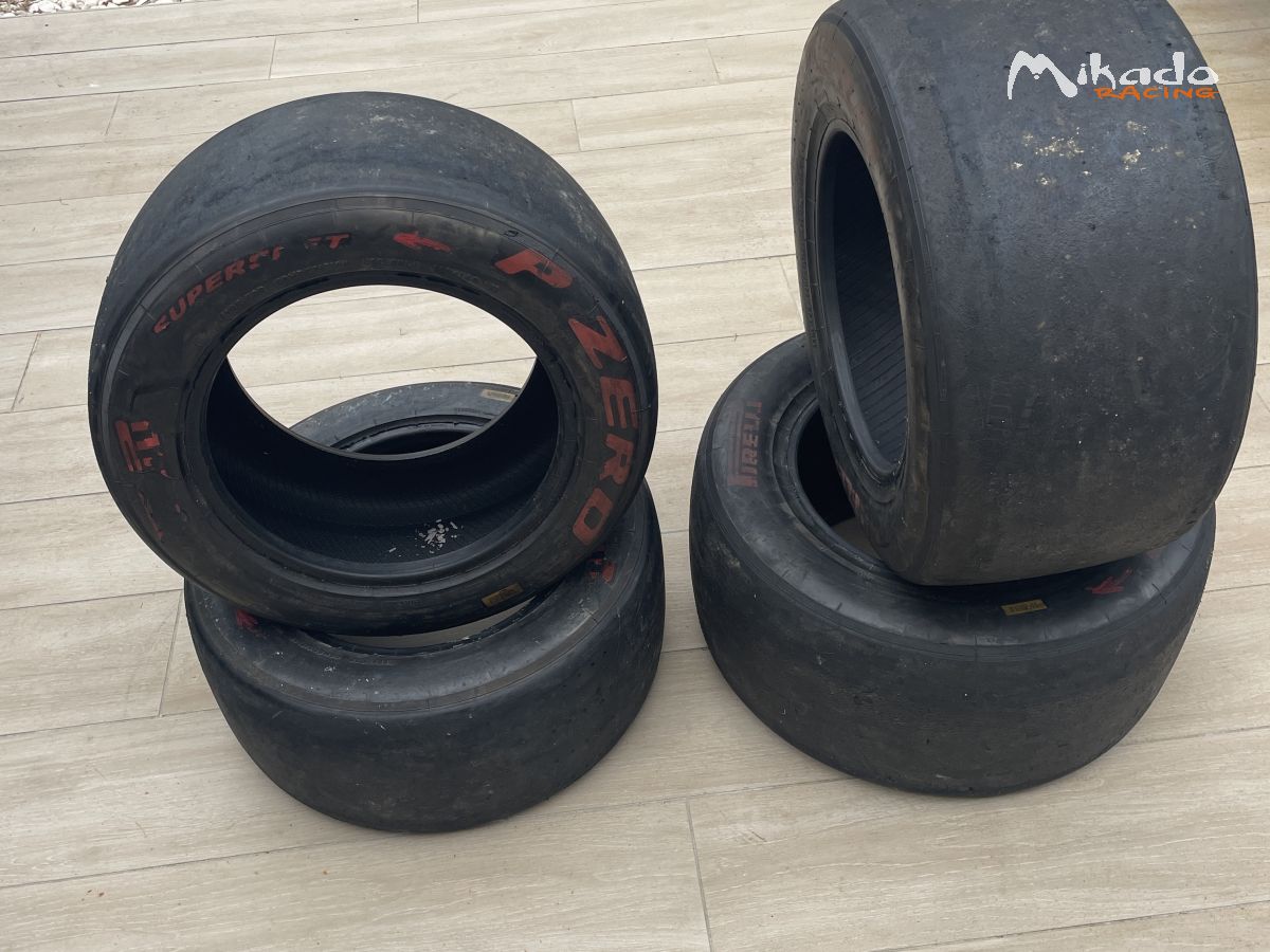 Pneus supersoft pirelli 13 pouces F3 – photo 1 sur 3