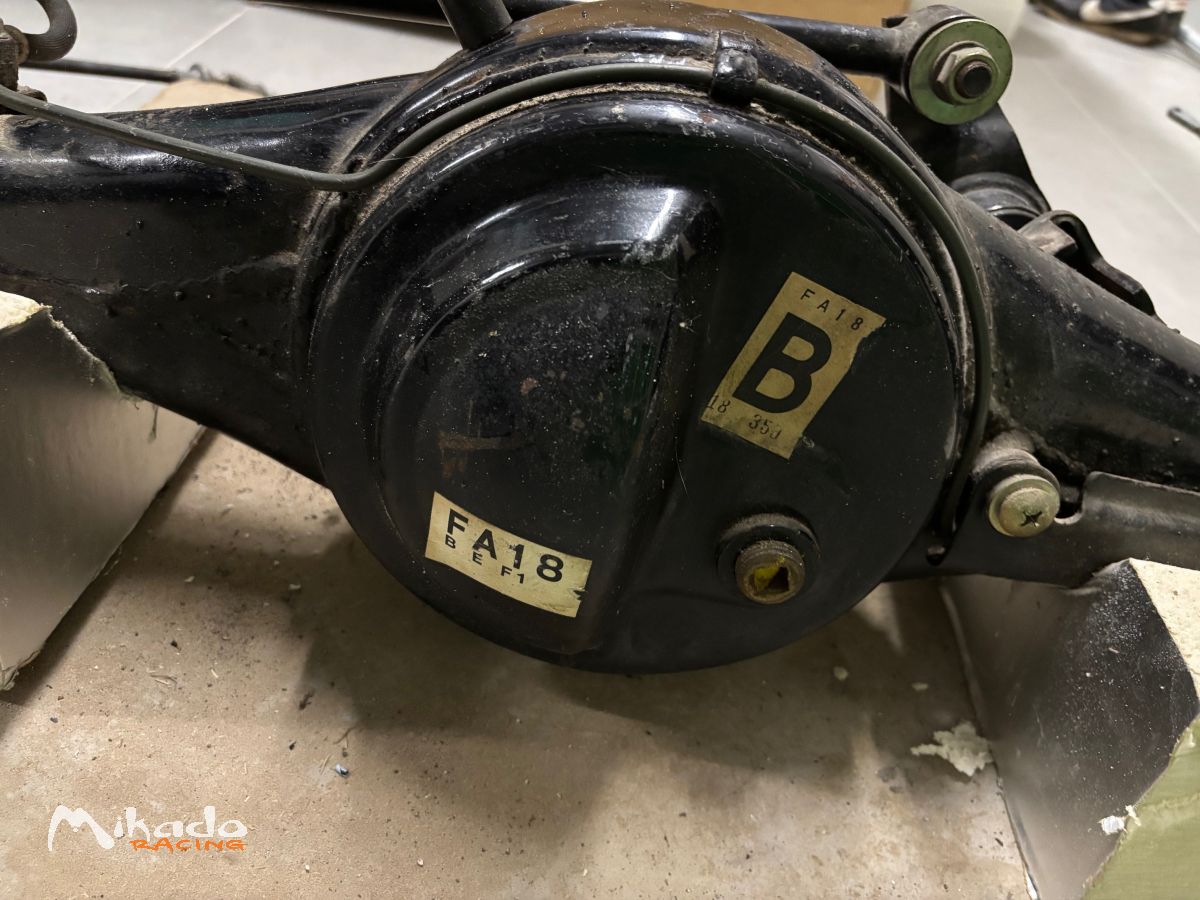 MAZDA RX7 - Pont arrière complet - Neuf d – photo 2 sur 4