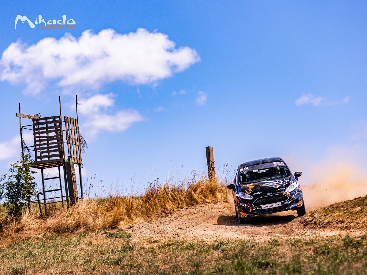 FORD FIESTA R2T – photo 3 sur 5