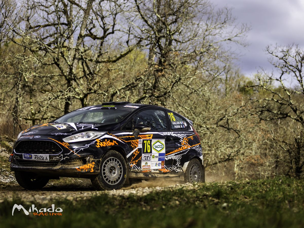 FORD FIESTA R2T – photo 4 sur 5