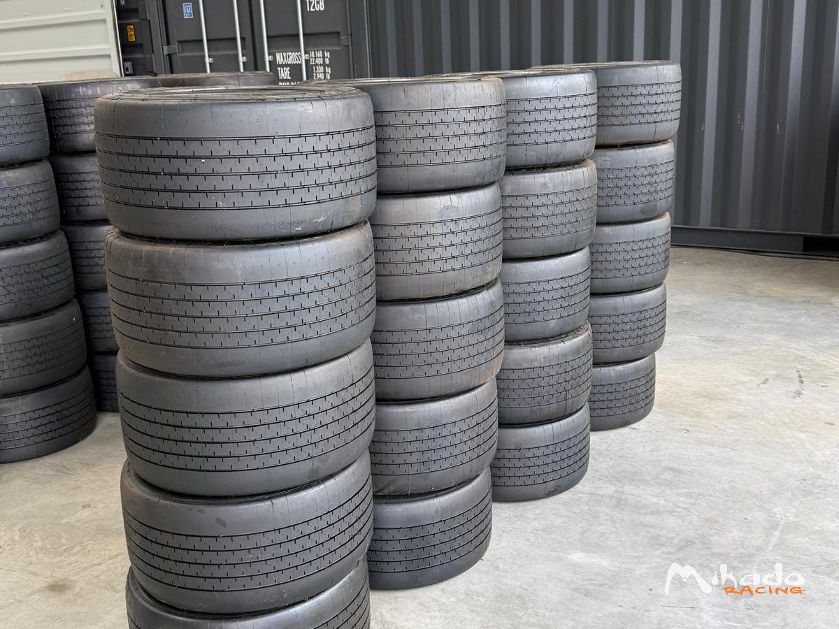 Pneus neuf Michelin compétition Historique 26/61/15 TB5F+ – photo 1 sur 2