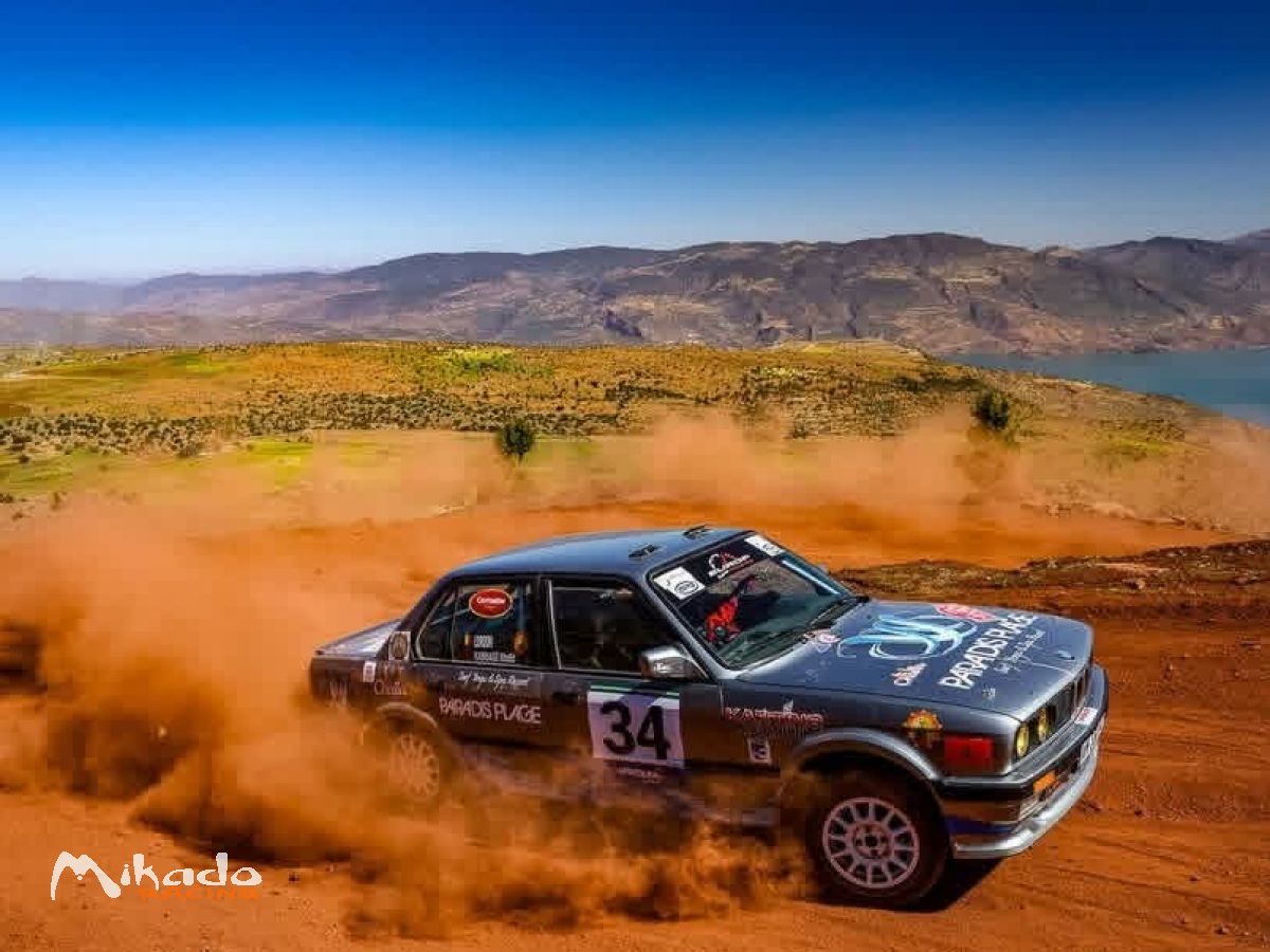 BMW 325 IX Terre – photo 1 sur 3