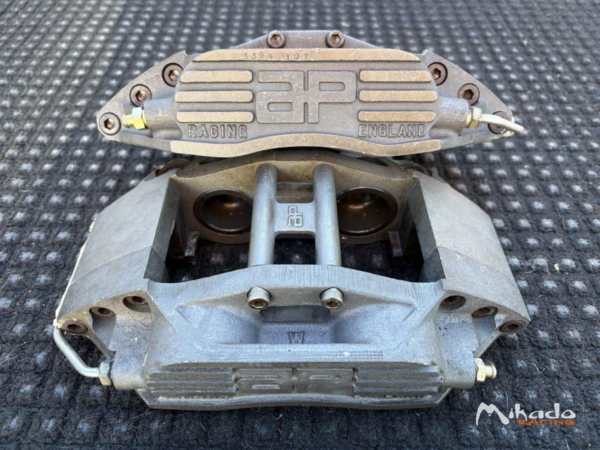 2 ETRIERS AP RACING 4 PISTONS GRA VHC – photo 1 sur 4