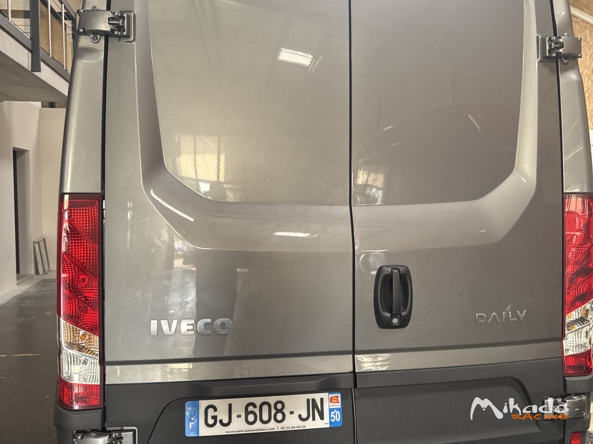 Iveco 3L 7 places – photo 3 sur 5