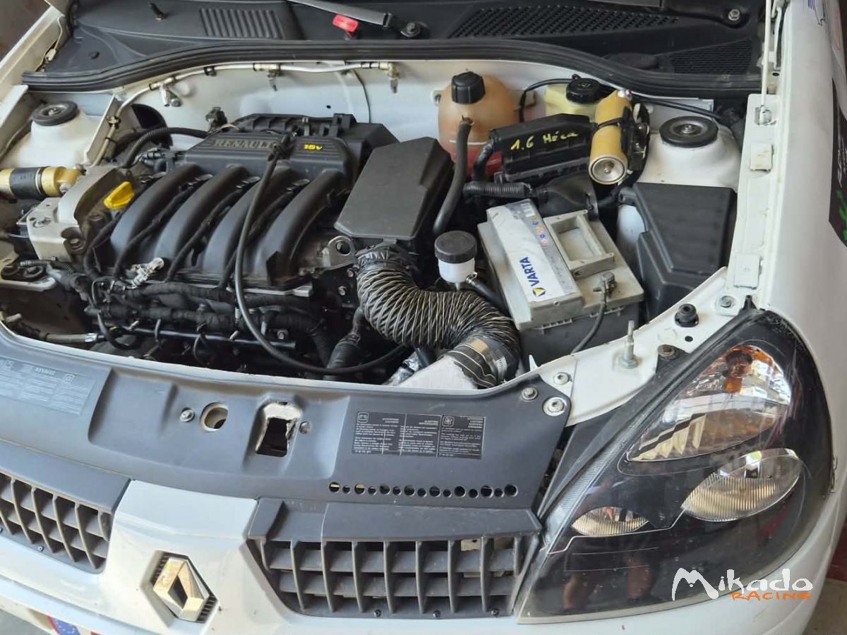 Renault Clio 1600cc 16V – photo 2 sur 6