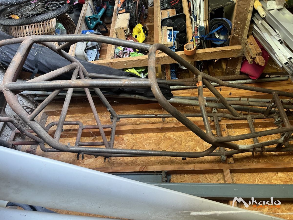 Chassis PRM neuf jamais monté avec train roulant et coque. – photo 1 sur 6