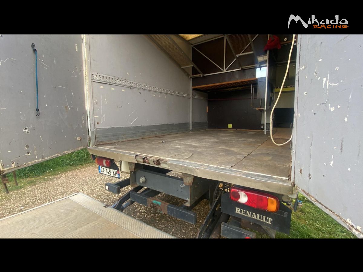 Camion Renault Mildum aménagé/ atelier – photo 2 sur 4