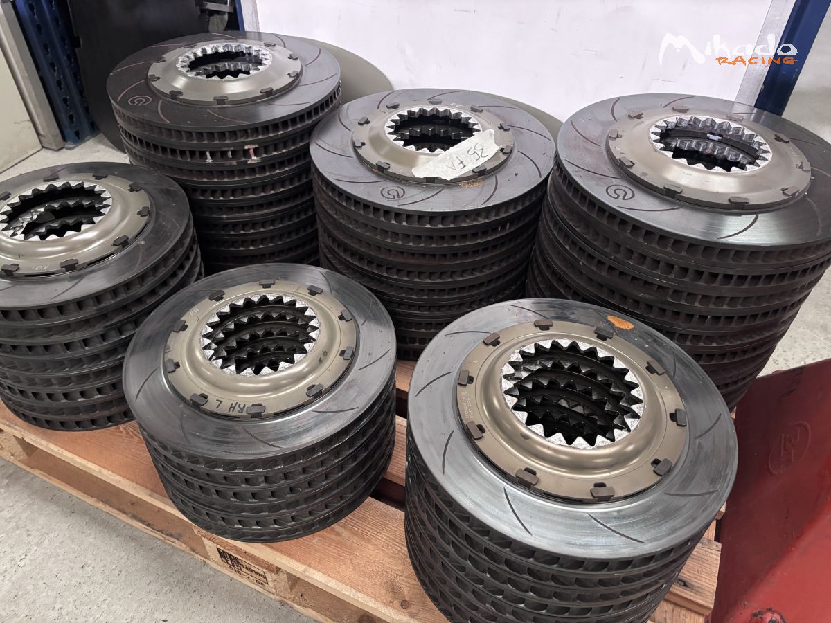 Pièces Mercedes AMG GT3 à vendre – photo 3 sur 4