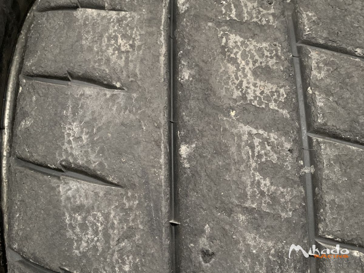 Vend pneus Michelin 20/65/18 H31 – photo 1 sur 2