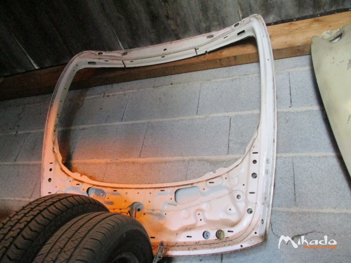 MALLE ARRIERE TOYOTA CELICA ST185 – photo 1 sur 2