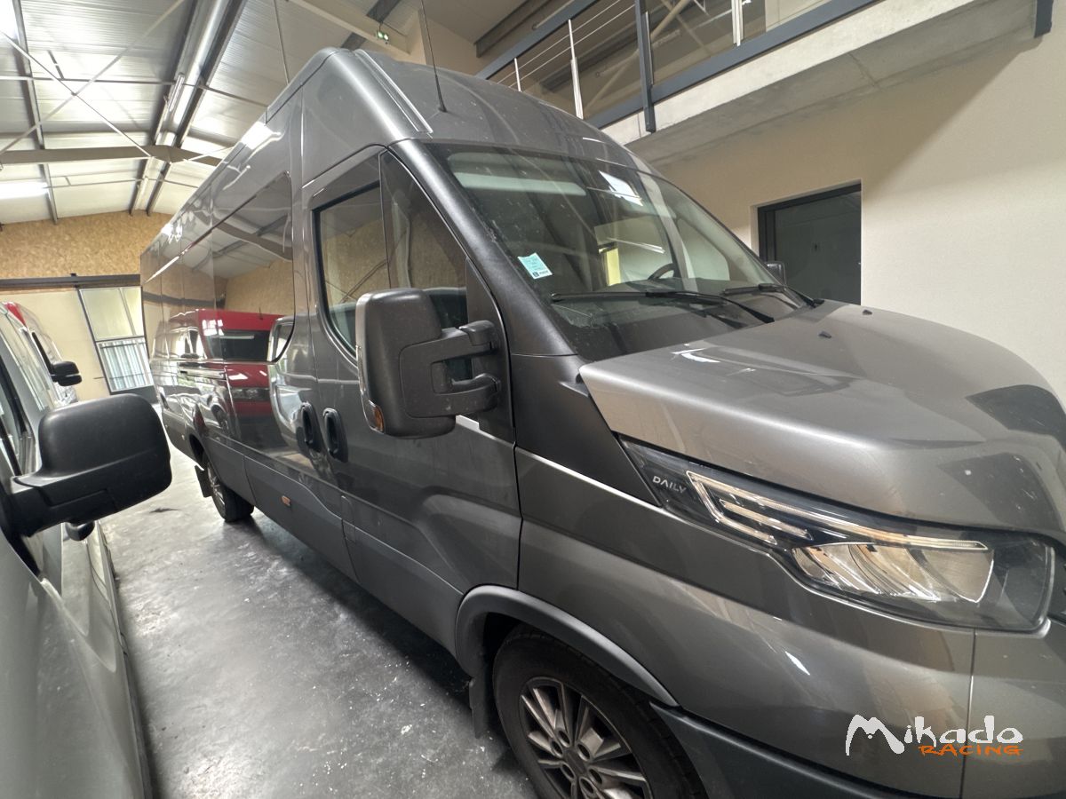 Iveco 3L 7 places – photo 2 sur 5