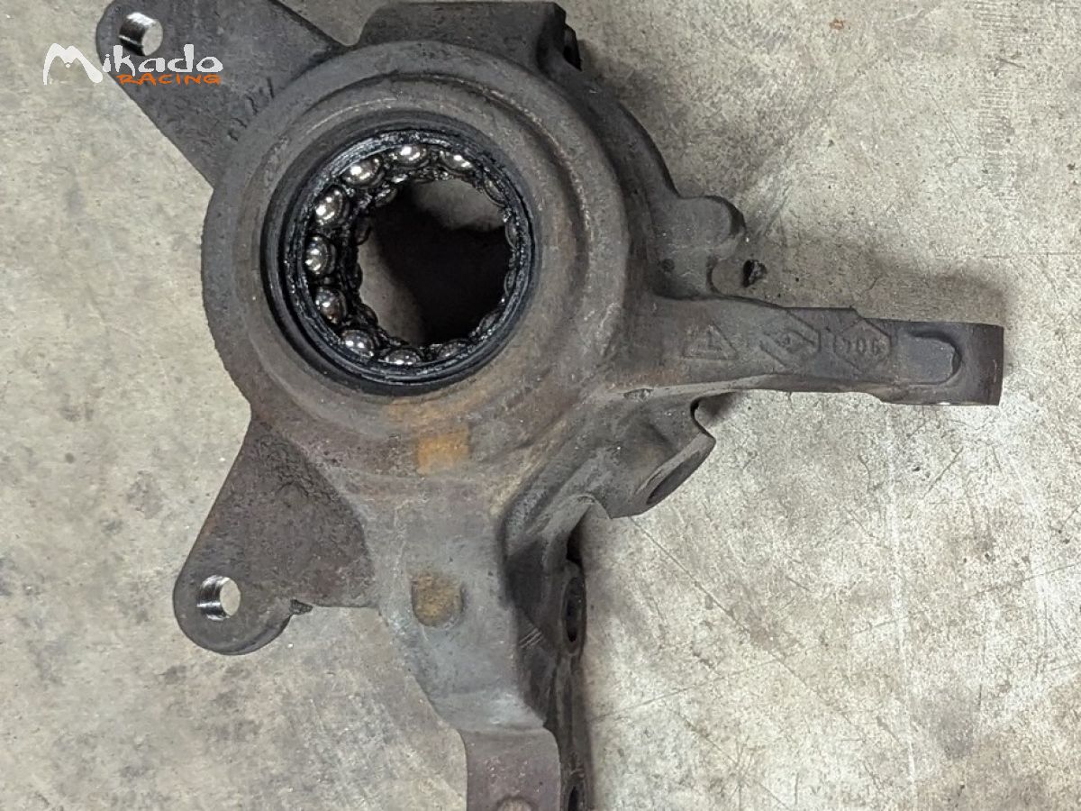 Pivots porte-moyeux fusées Clio 2 RS phase 2 Ragnotti – photo 1 sur 2