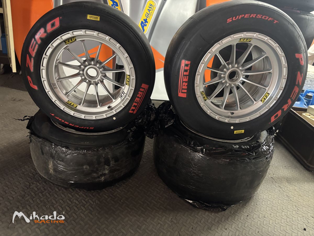 Pneus PIRELLI Super-Soft neuf f3-Norma – photo 2 sur 3