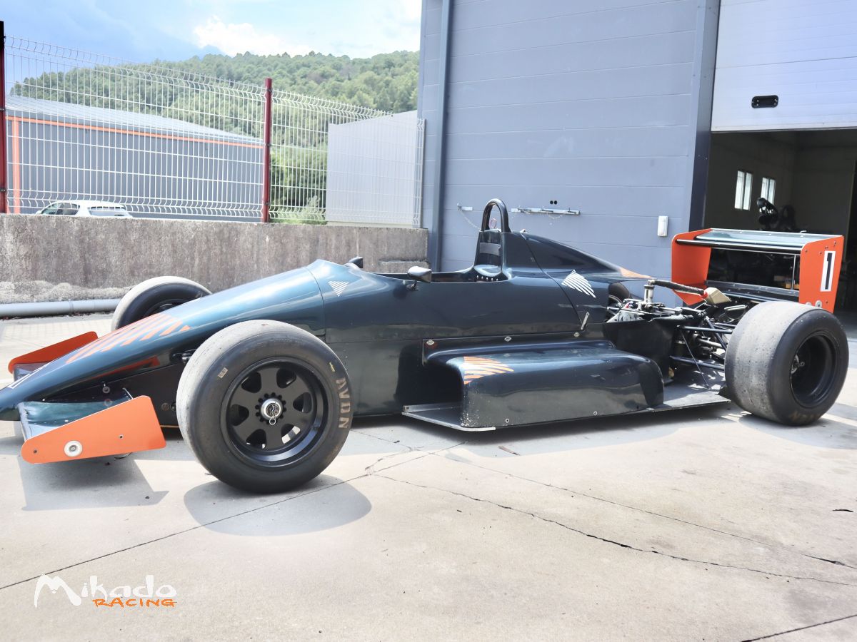 Châssis roulant Ralt RT32 de 1988 avec boîte de vitesses Hewland MK9 – photo 3 sur 5