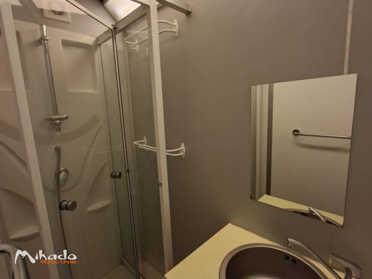 Semi remorque : Hayon à colonne, double étage, chambre et salle d – photo 4 sur 6