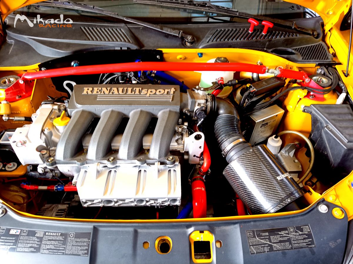 R2S location loue Clio Ragnotti f2000/14 – photo 4 sur 4